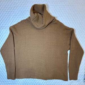 chouyatou womens turtleneck ribbed knit sweater in camel brown